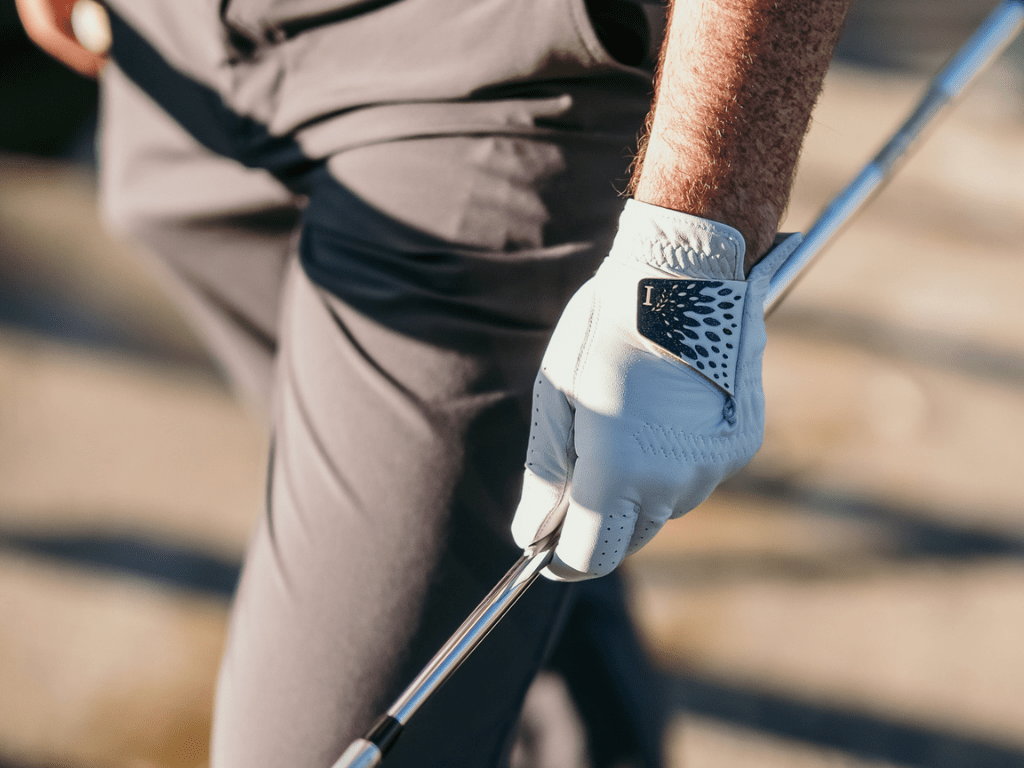 To correctly clean your golf glove, you need to know what's your type of golf glove? 