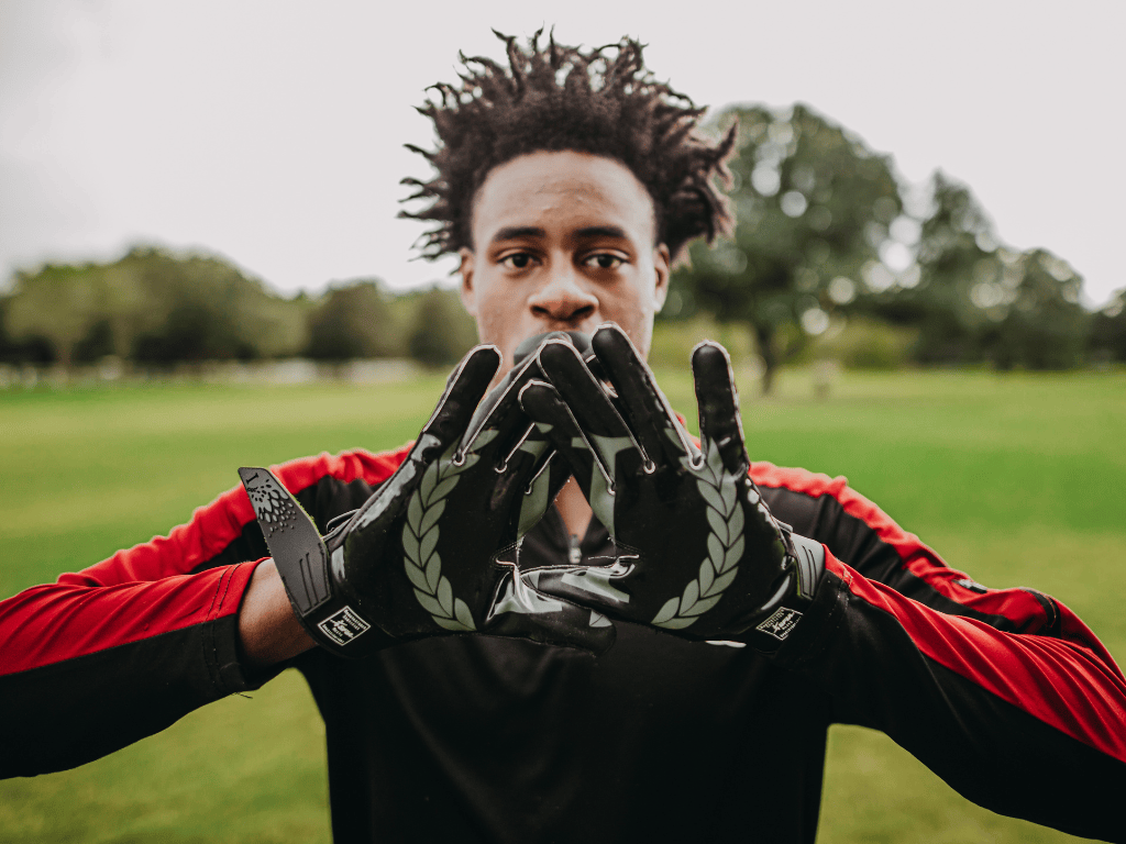 football gloves - What’s the equipment of American football players?